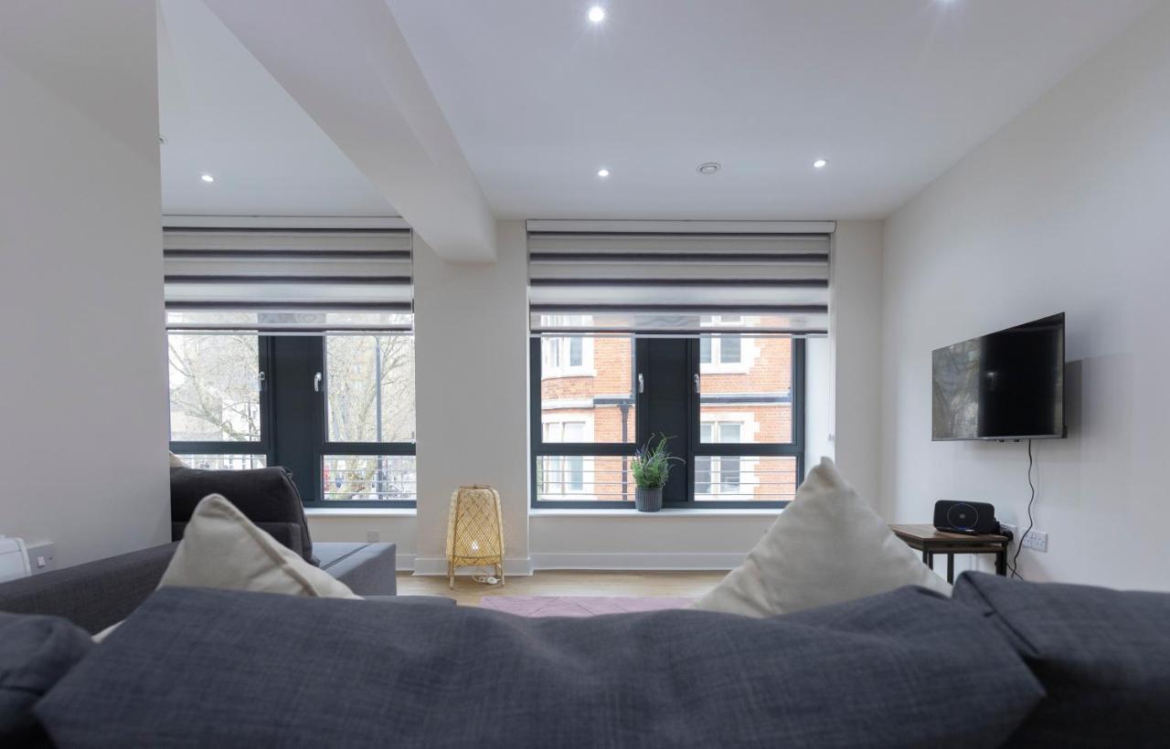 Lovely In Aldgate East 3 Apartment
