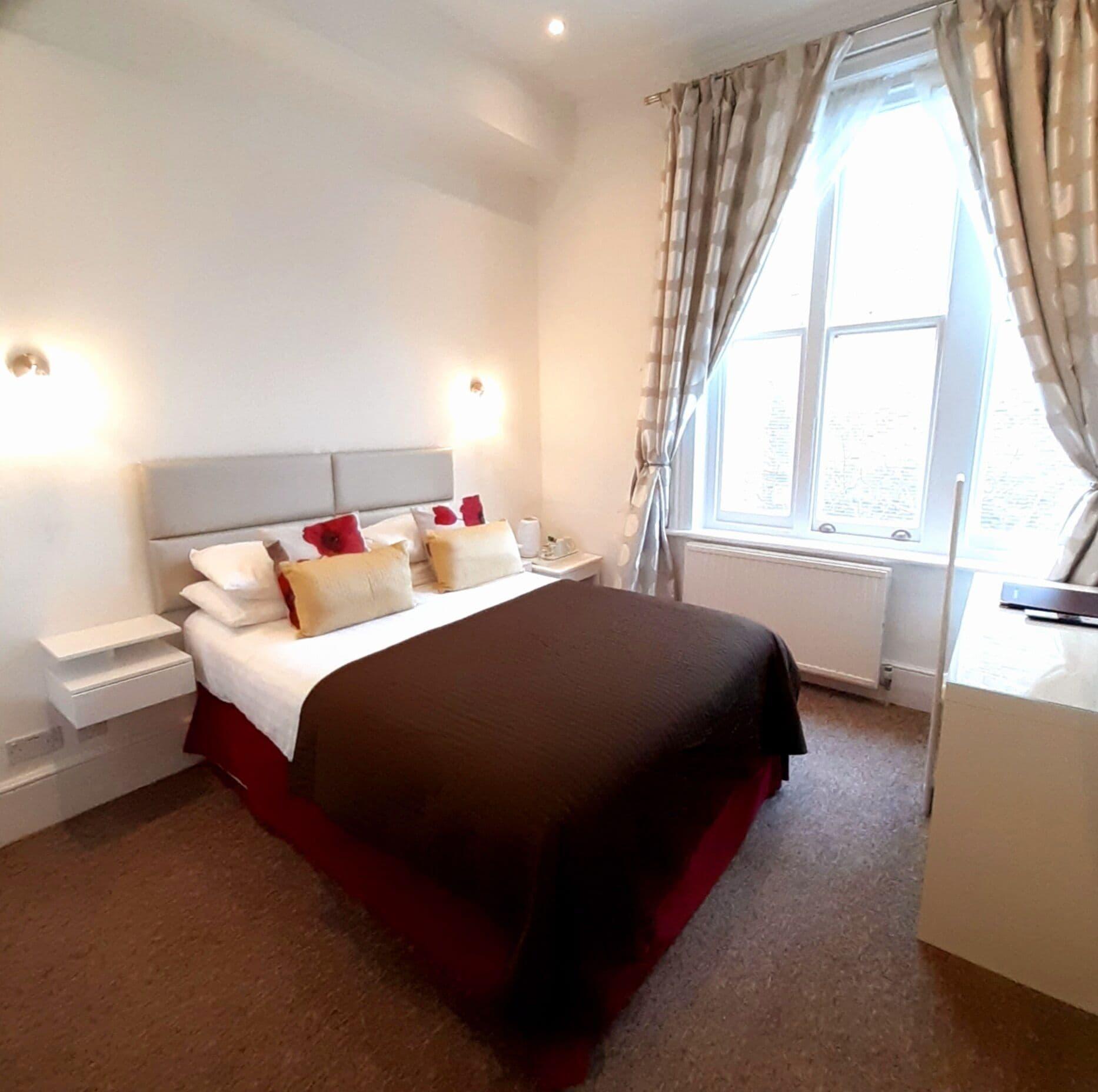 Rushmore 3* London
