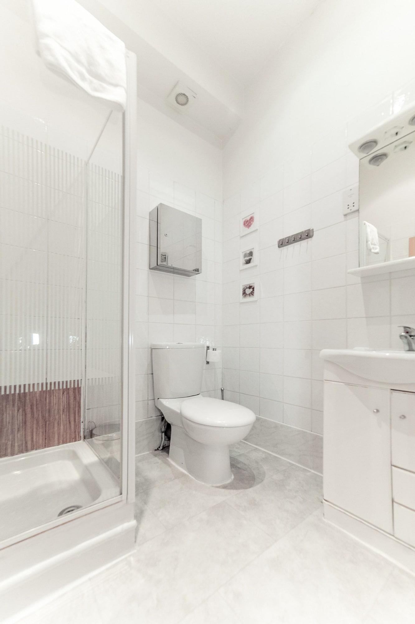 Imperial Court 3* London