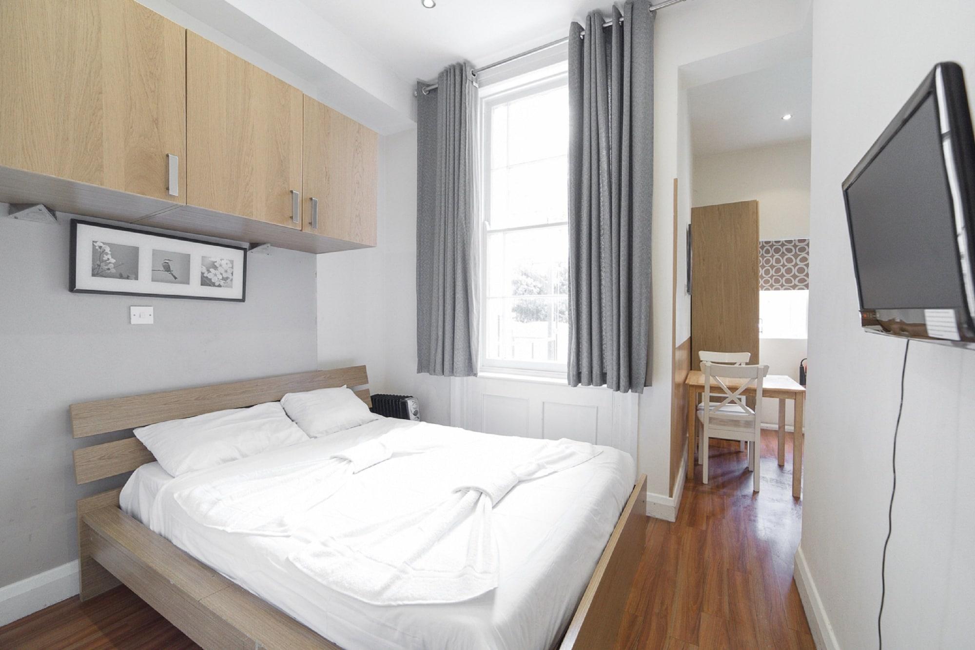 Imperial Court 3* London