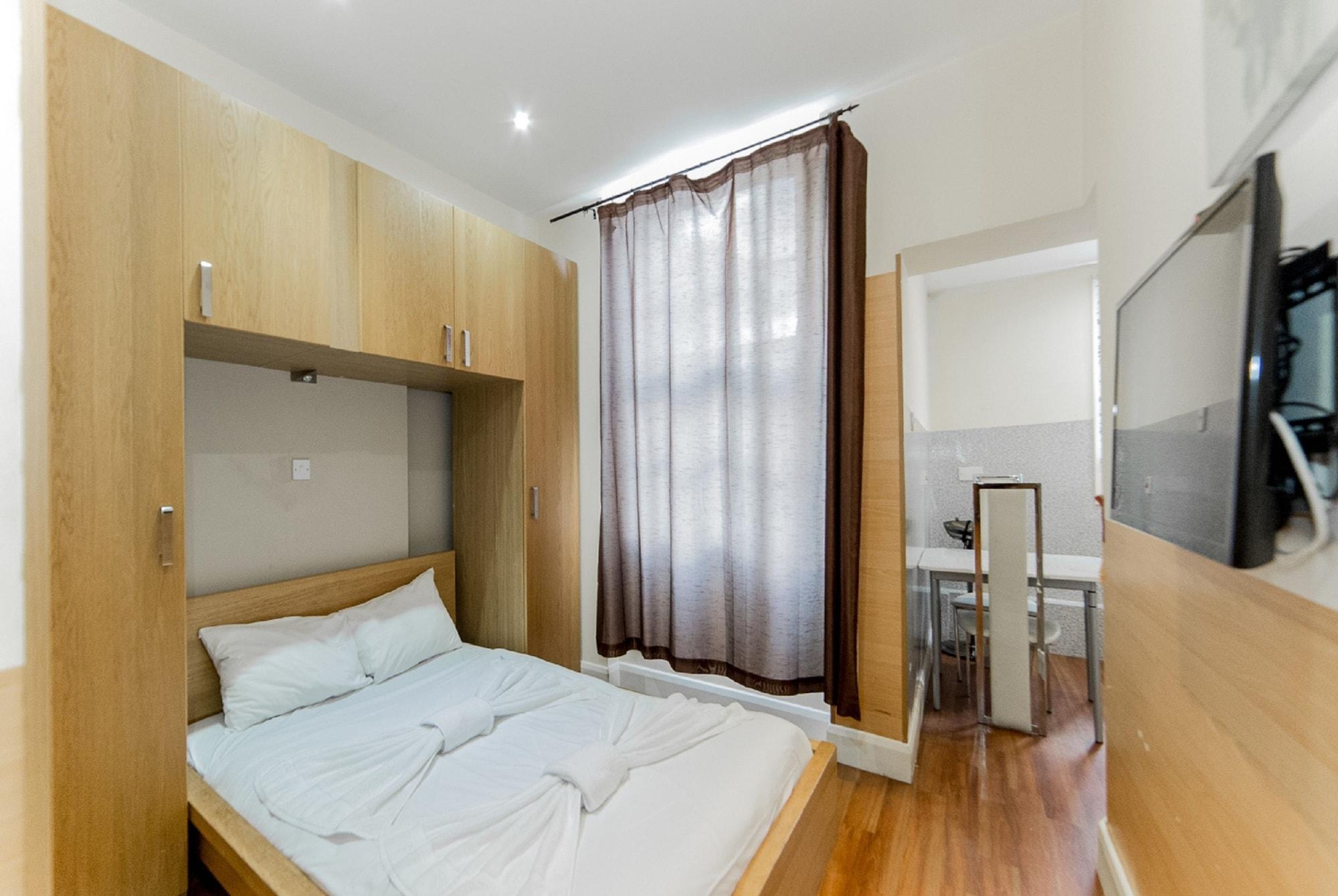 Imperial Court Hotel 3*