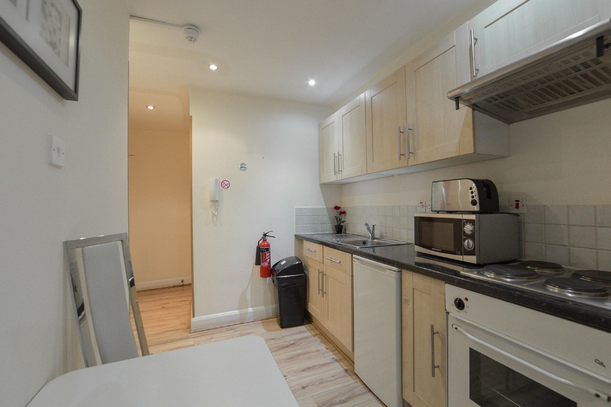 Imperial Court 3* London