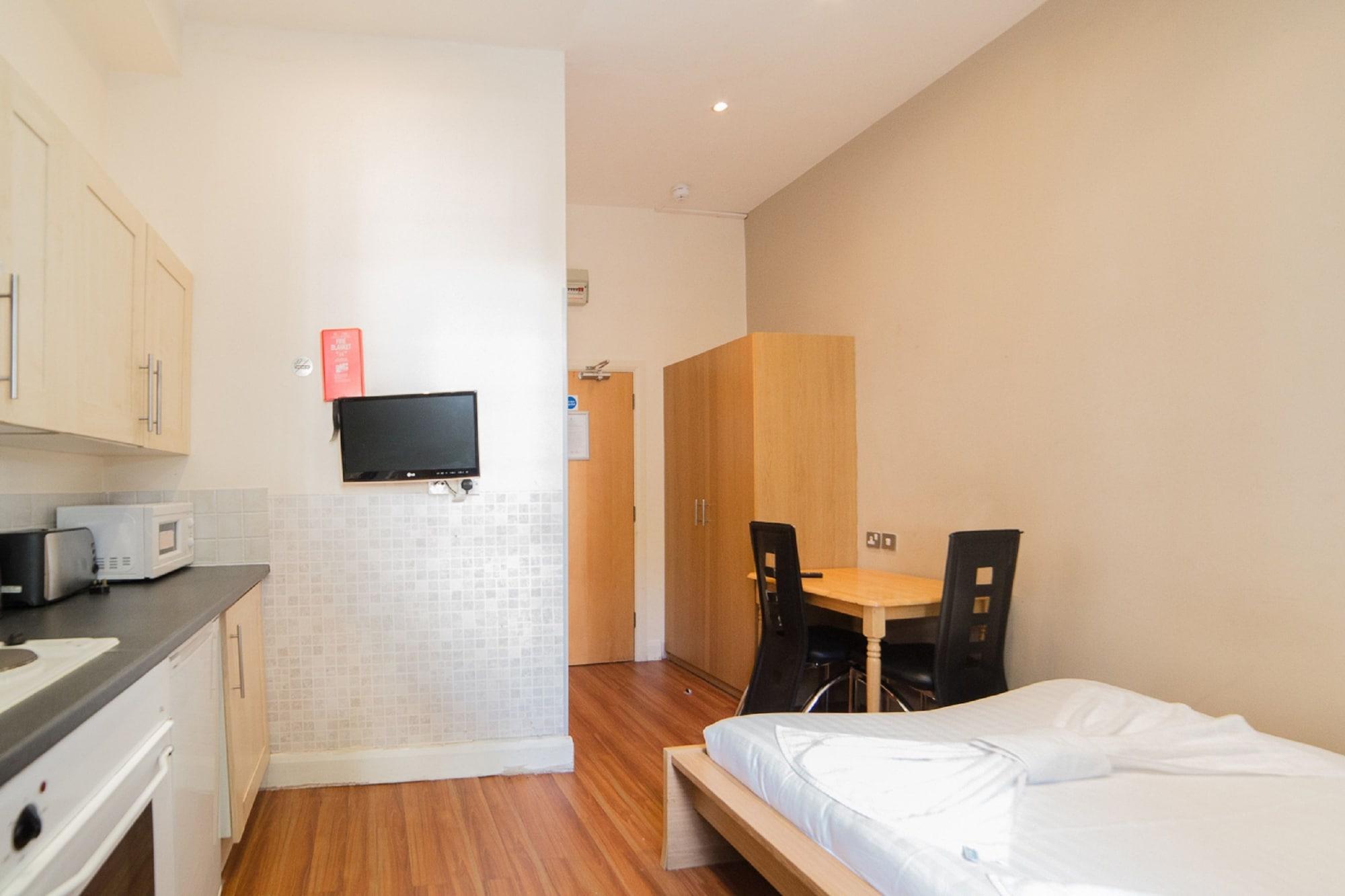 Imperial Court 3* London