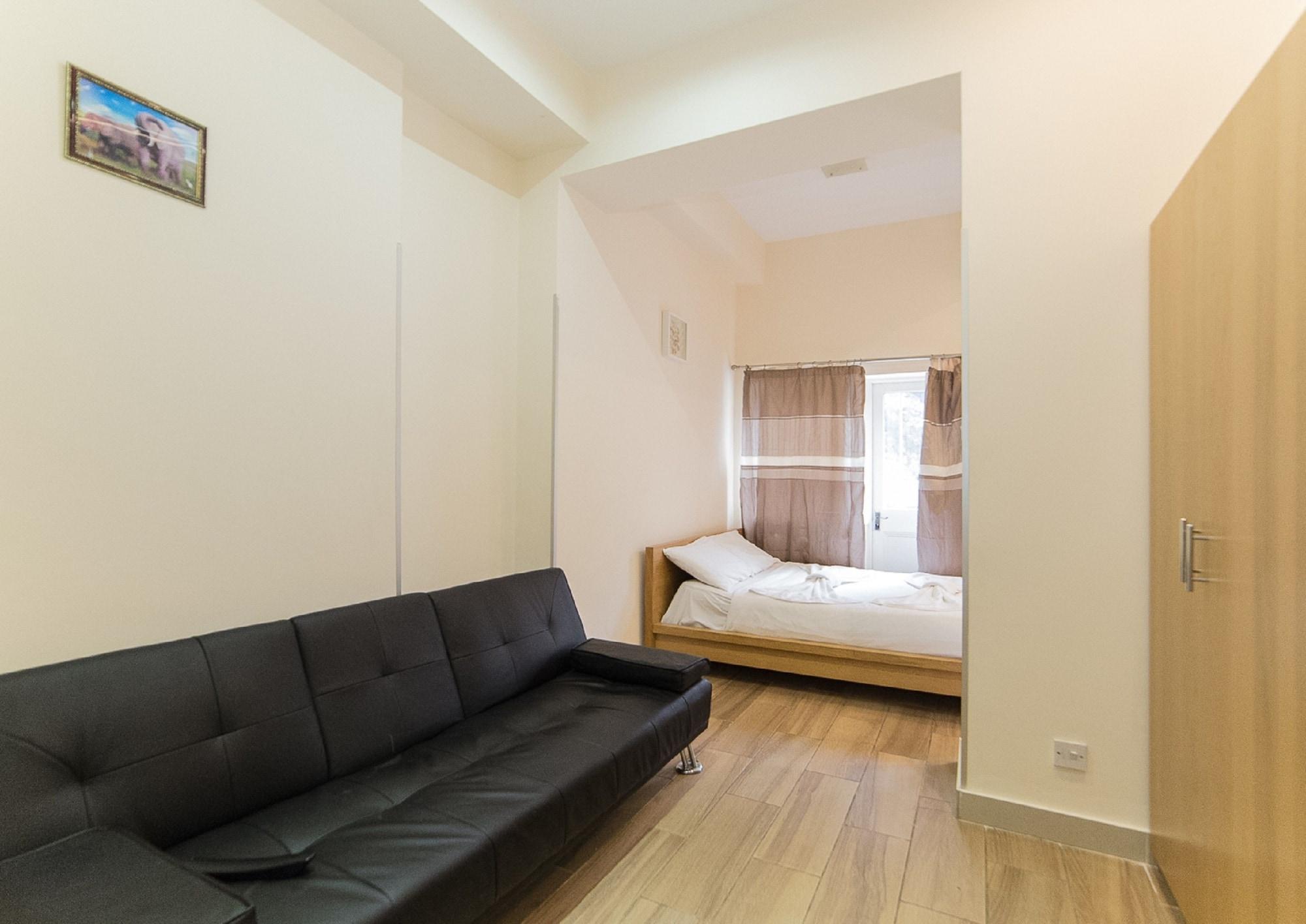 Imperial Court 3* London