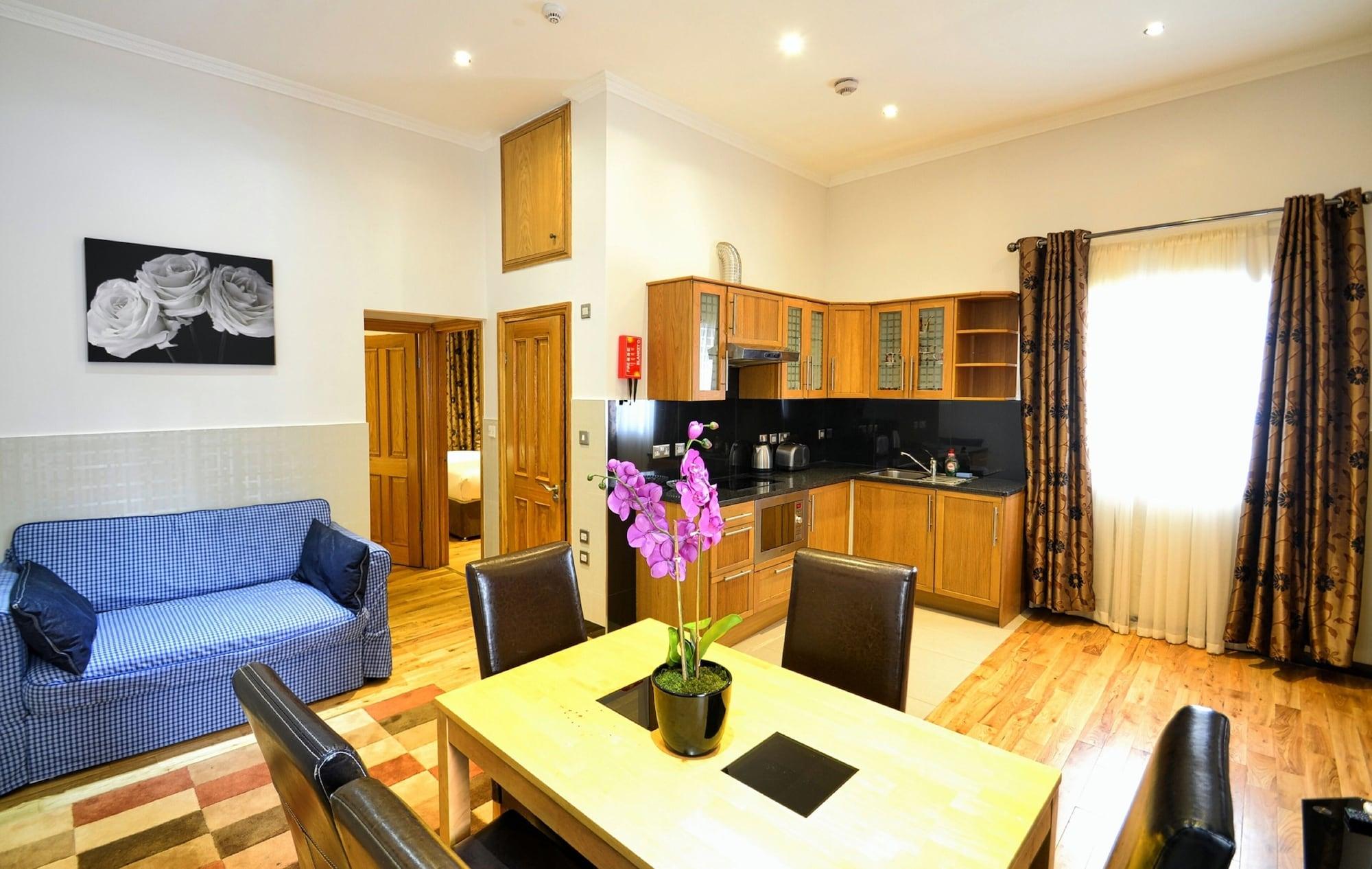 Hyde Park Apartment *