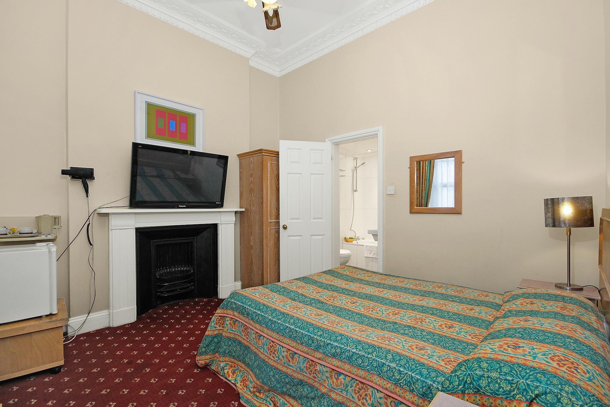 Kingswaypark At Park Avenue London