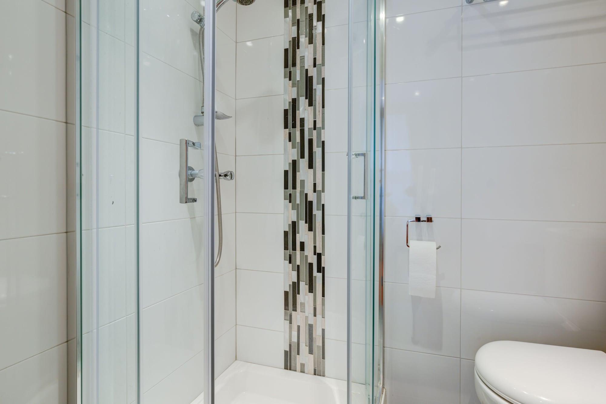 Kingswaypark At Park Avenue London