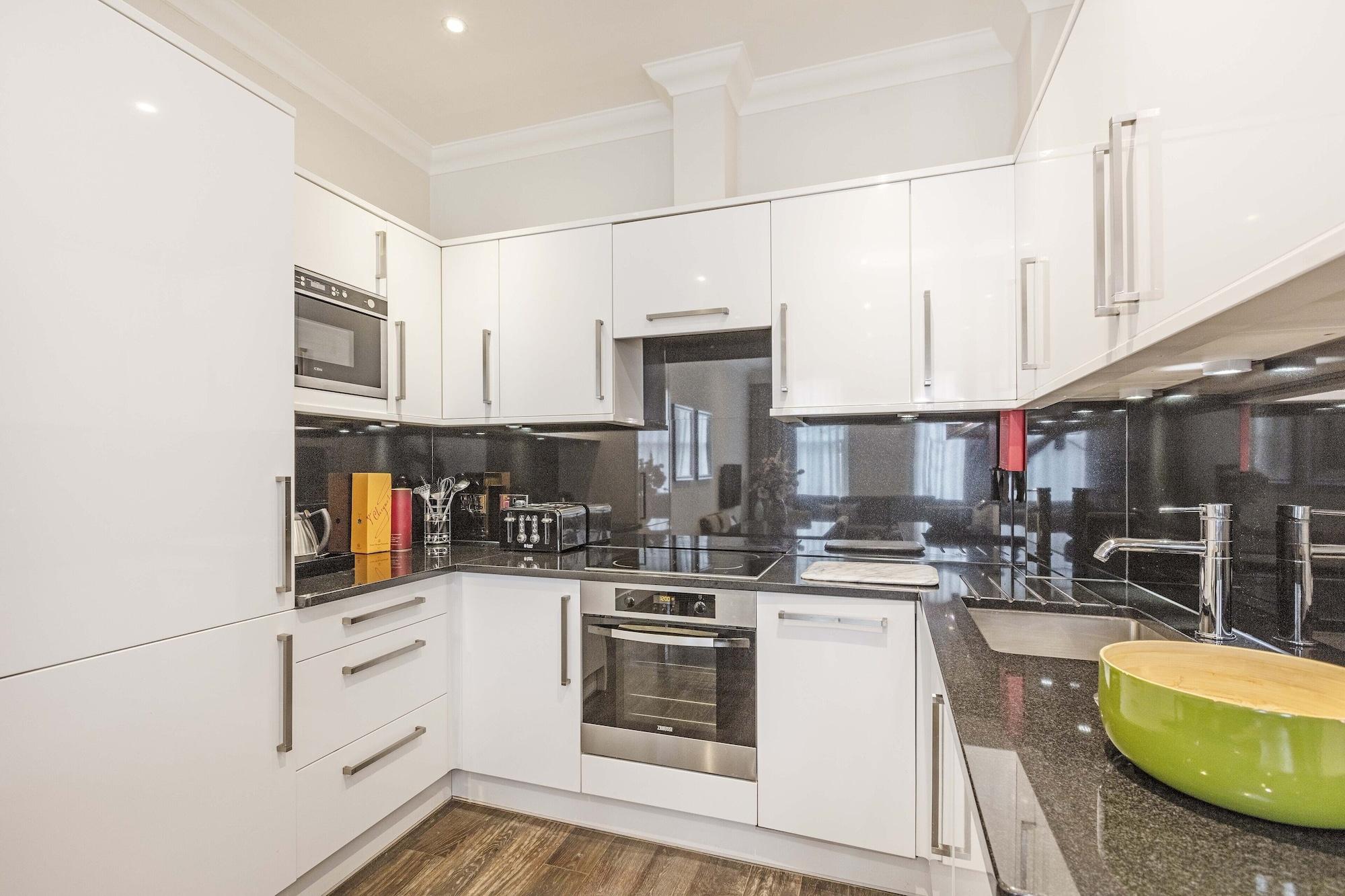 Aparthotel Ashburn Court London