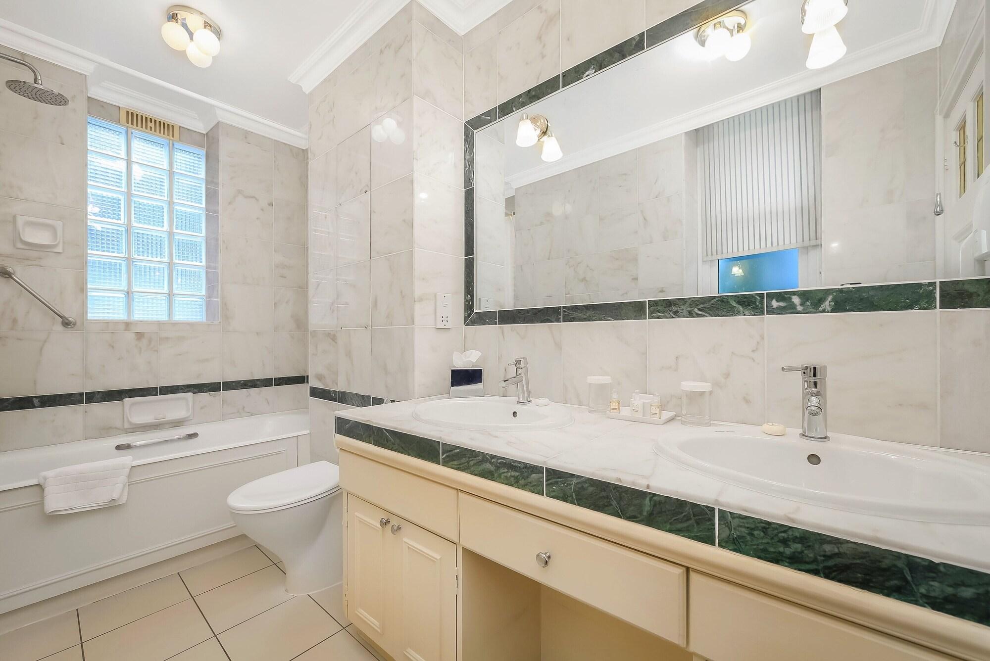 44 Curzon Street By Mansley Londen