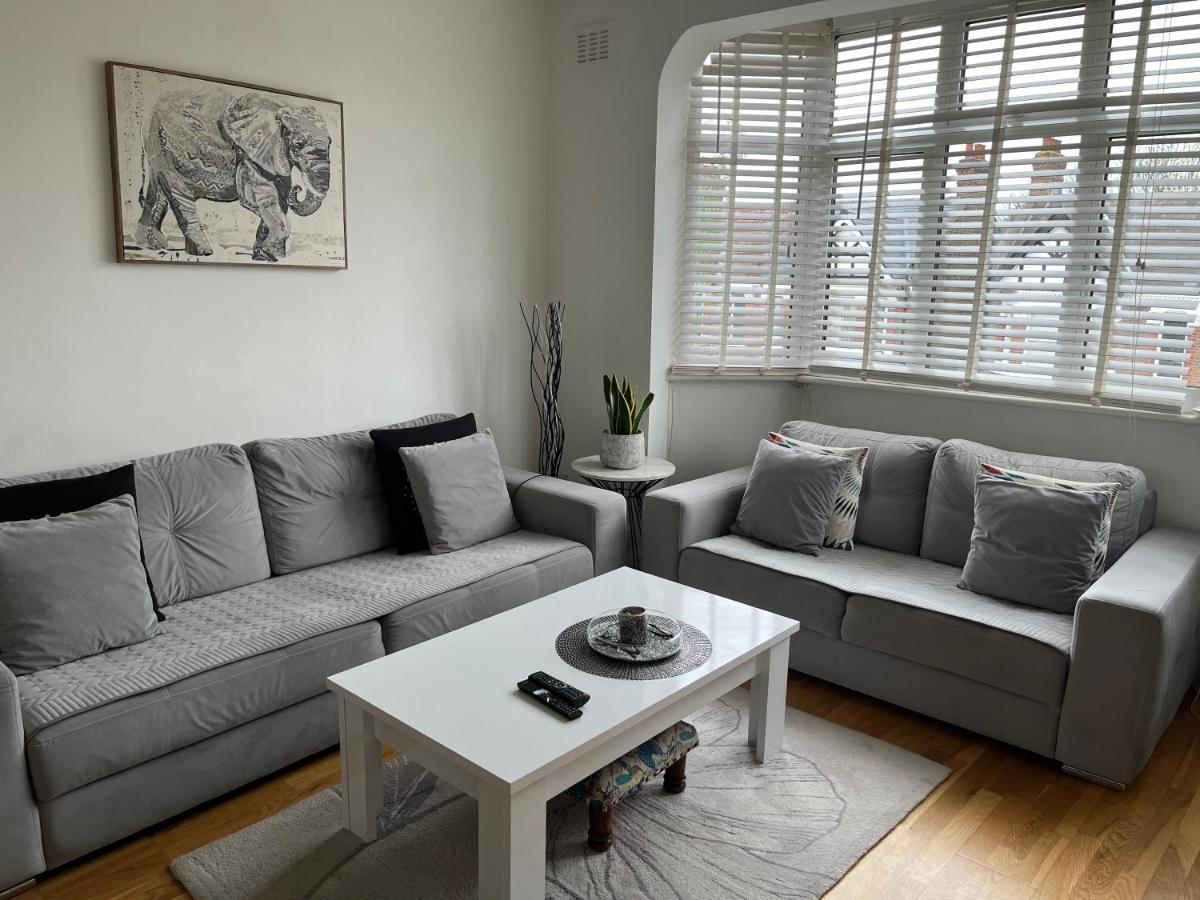 Lovely 2-bedroom In Zone 2 London