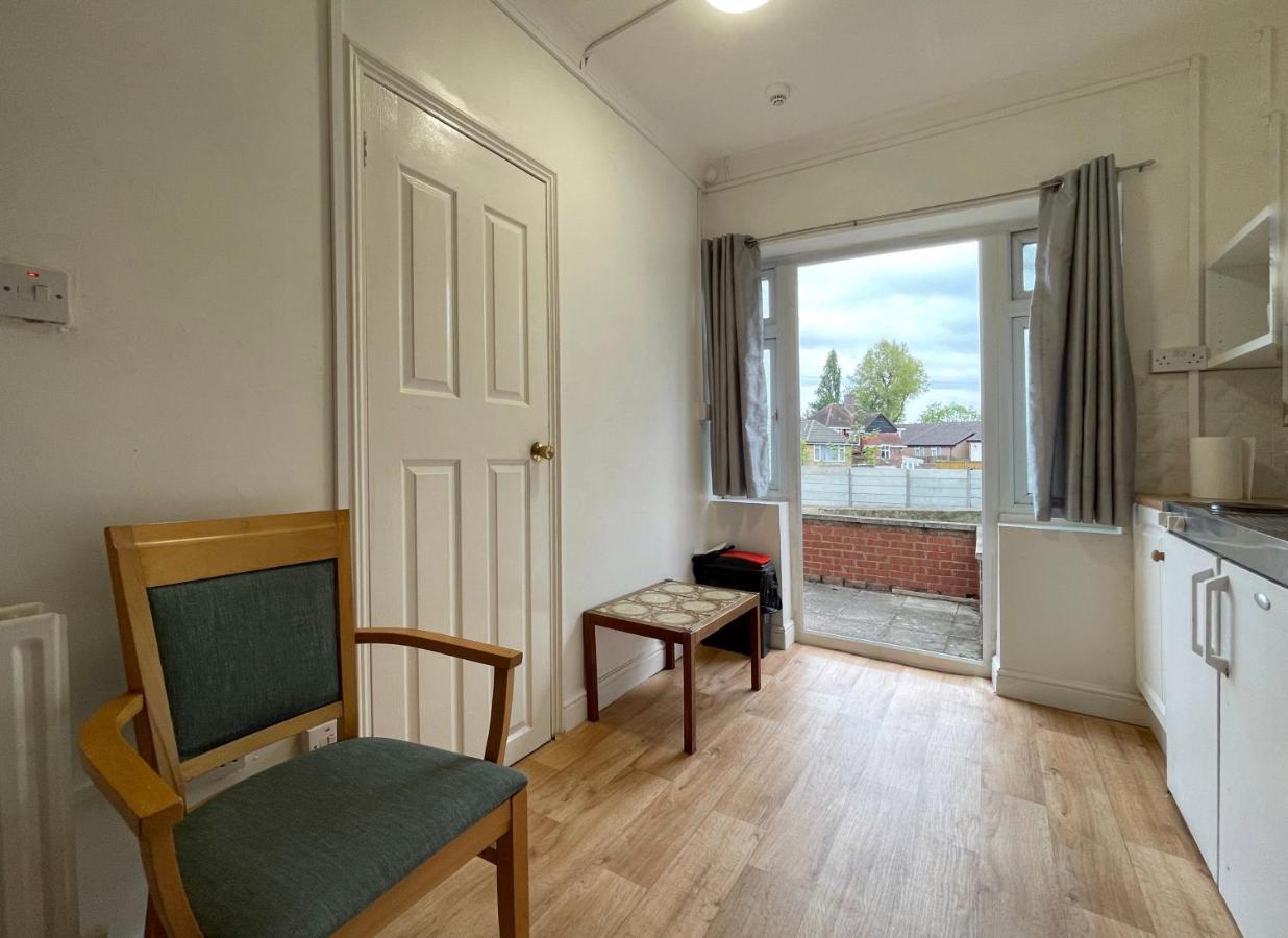 Smart Suits - Wembley Apartment