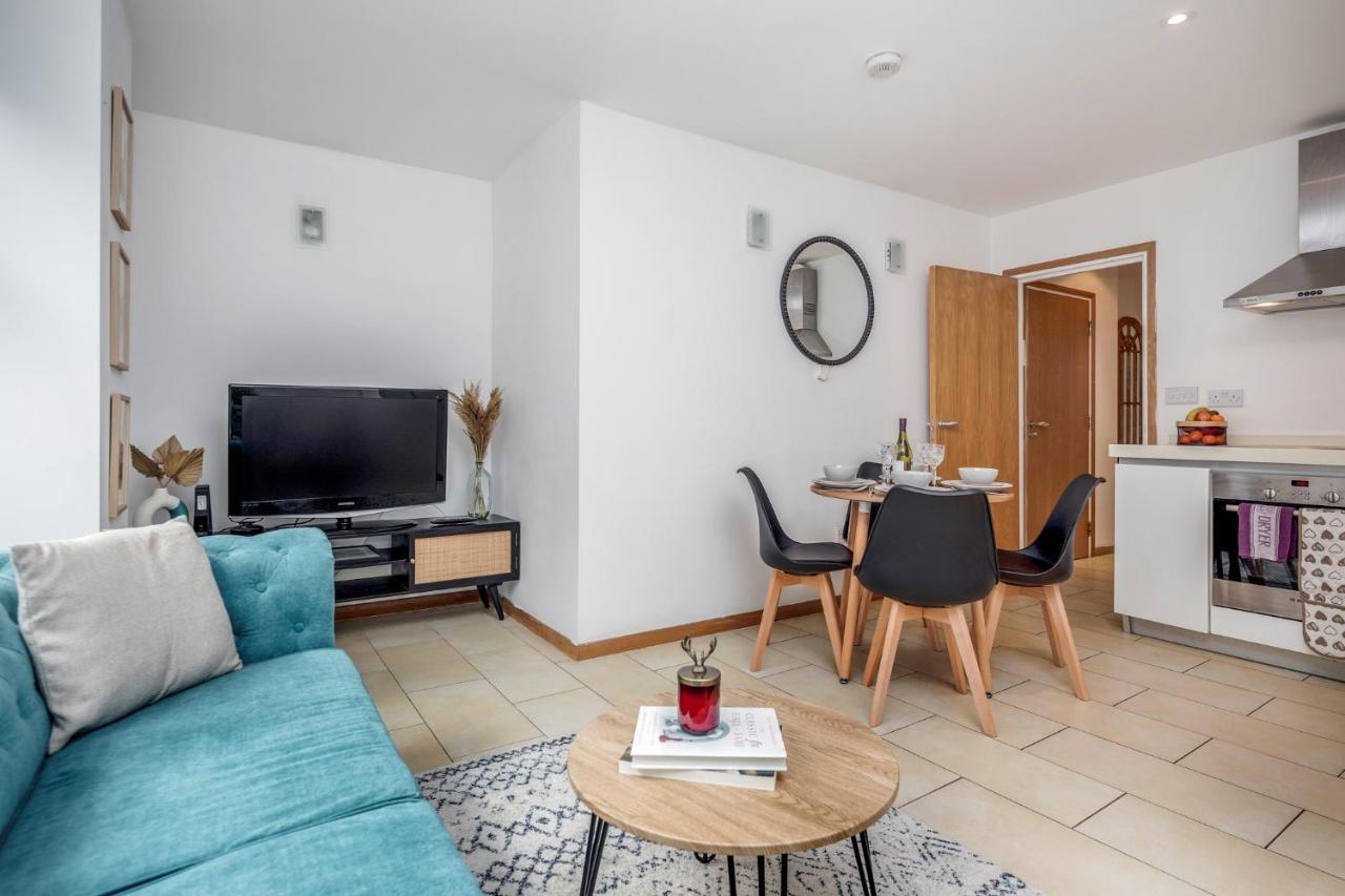 Holborn, Lovely And Bright For 4 Apartment London