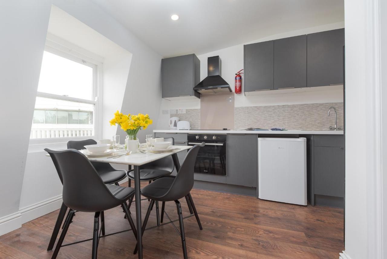 Earl's Court By Capital