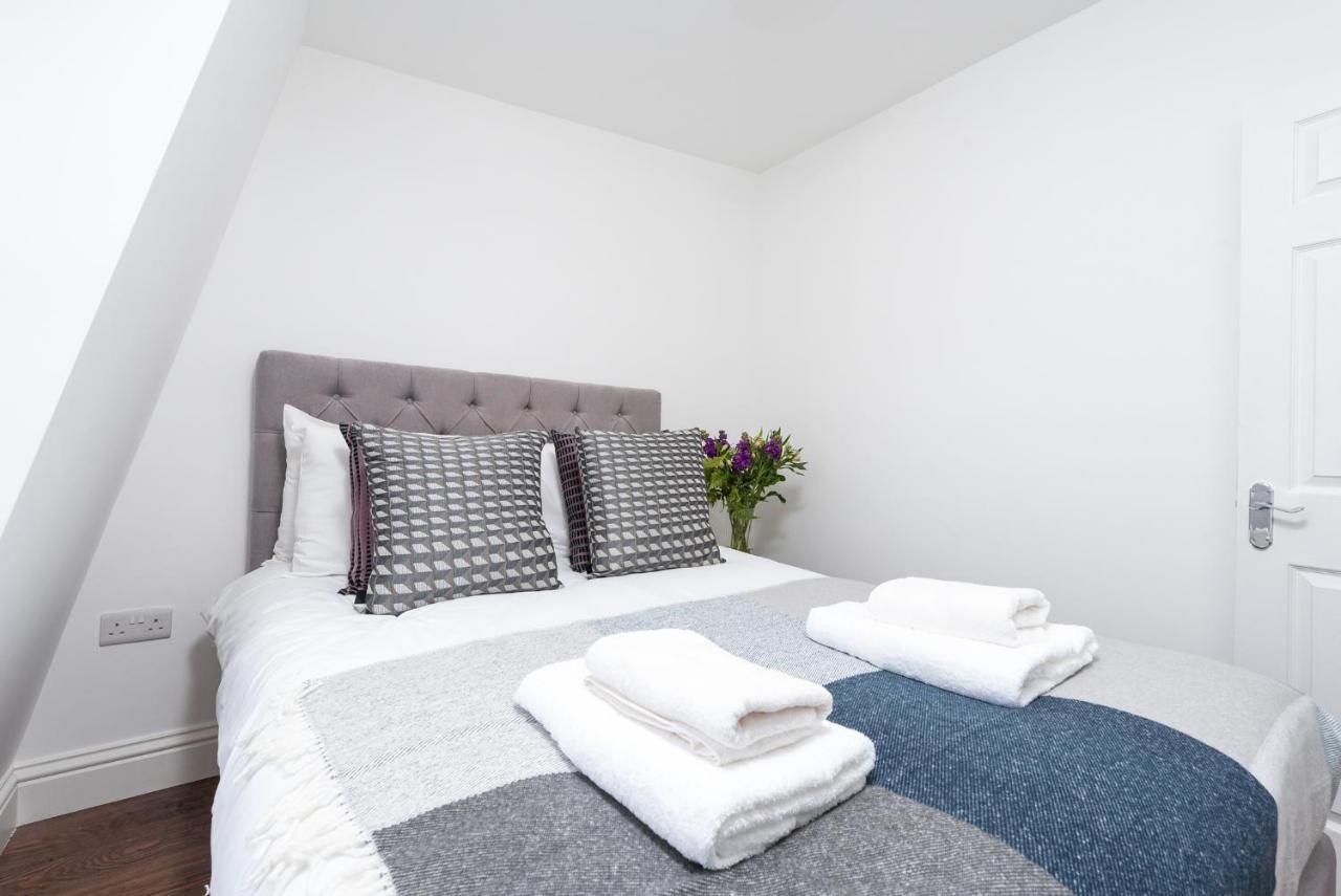 Earl's Court By Capital * London