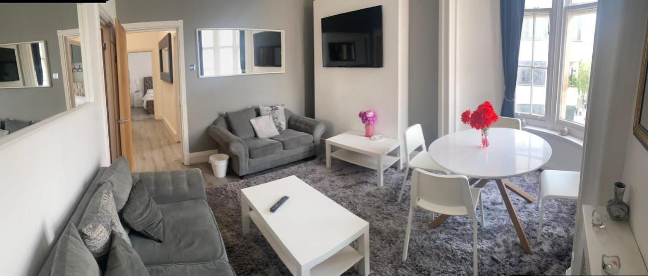 Maysa - Oxford Street Apartment