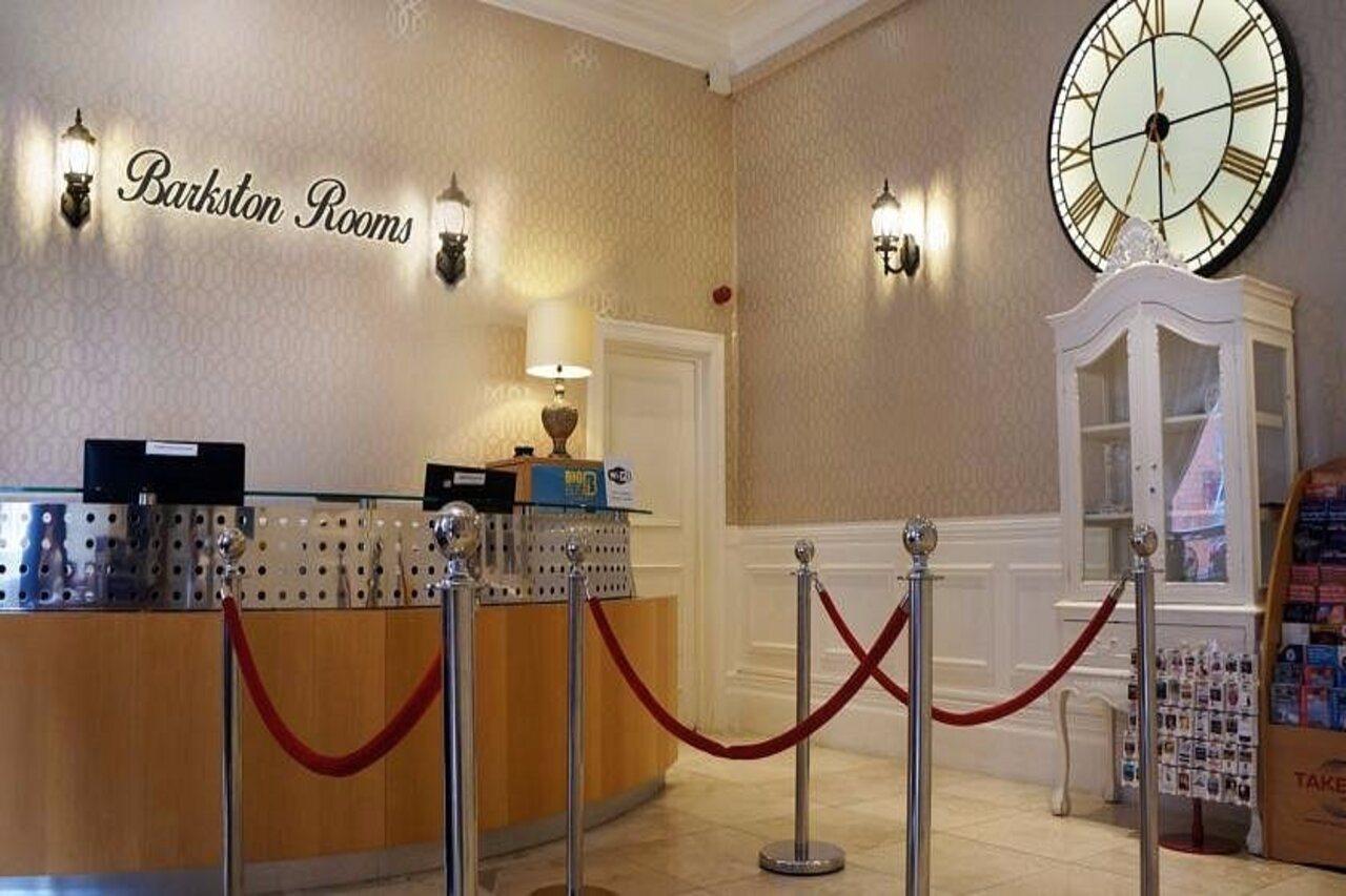 Barkston Earls Court