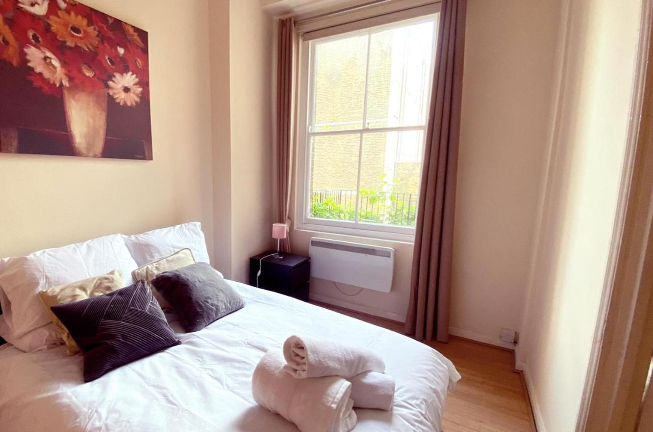 Apartment Chelsea Terrace: Traditional Flat With Balcony *