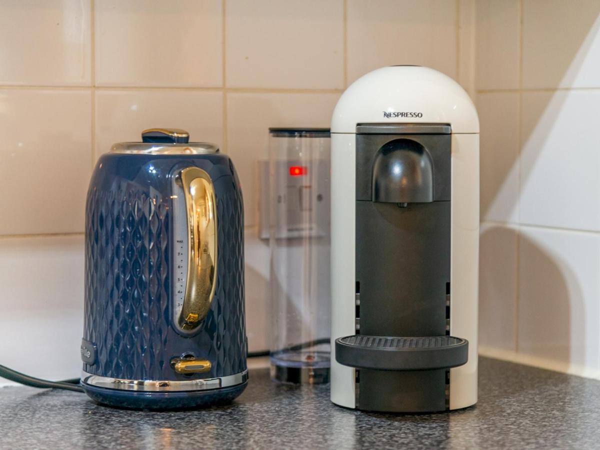 Apartamento Pass The Keys Cozy With Private Balcony In Whitechapel Londres