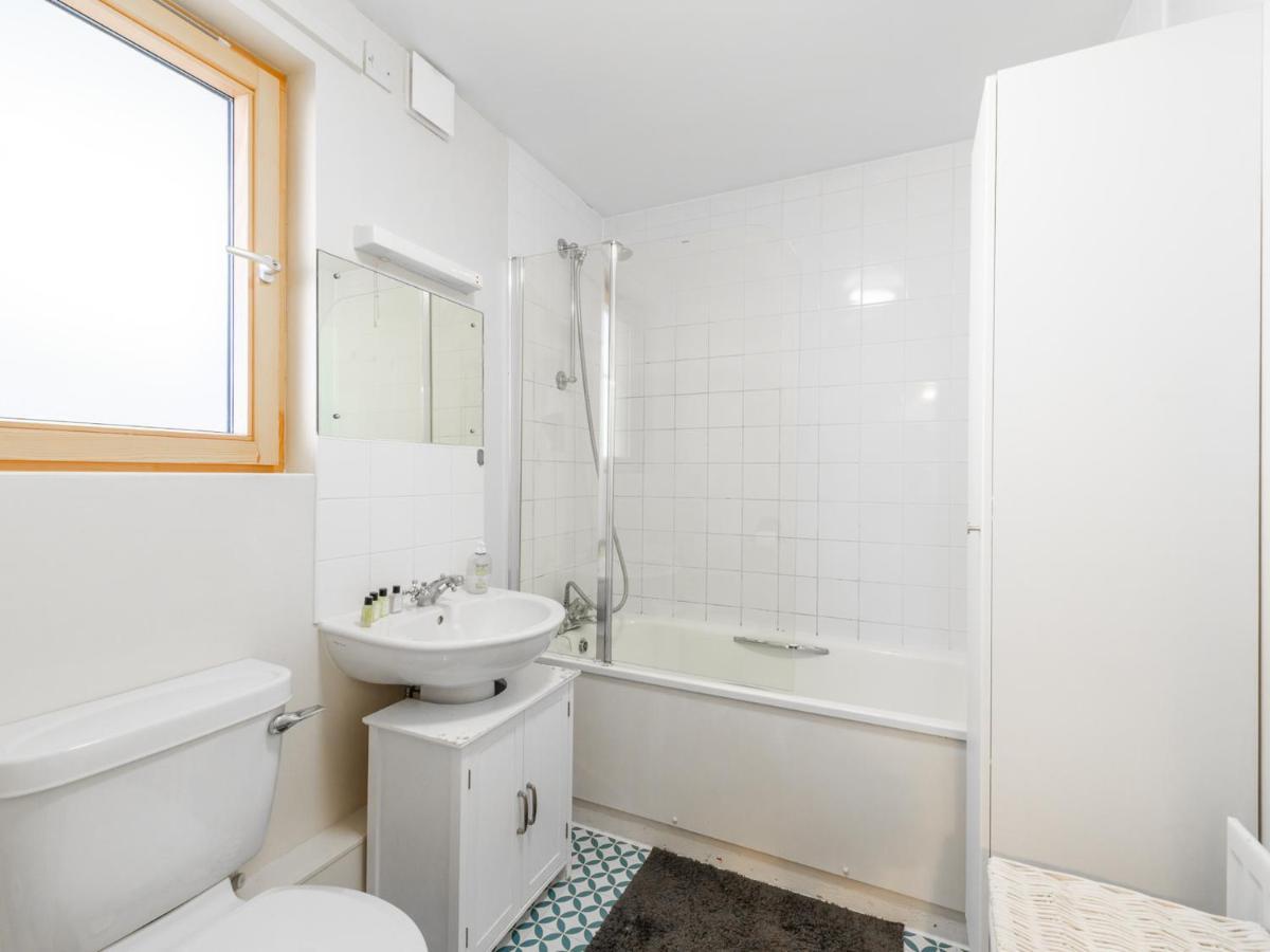 Apartamento Pass The Keys Cozy With Private Balcony In Whitechapel *