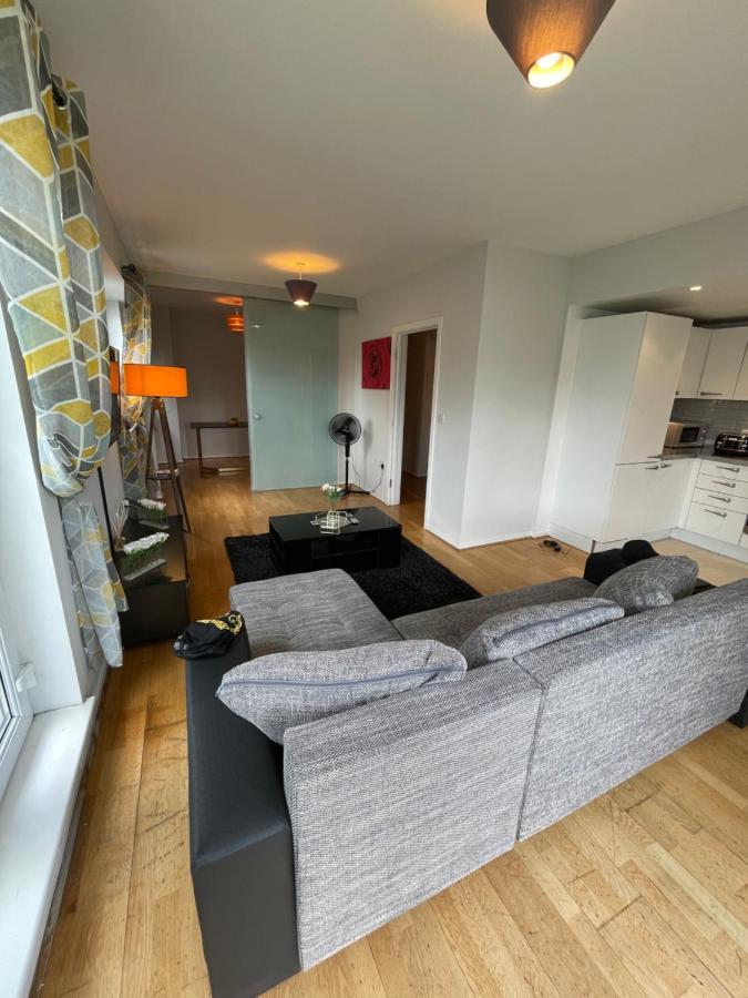The Reflection , With River Thames View Apartment