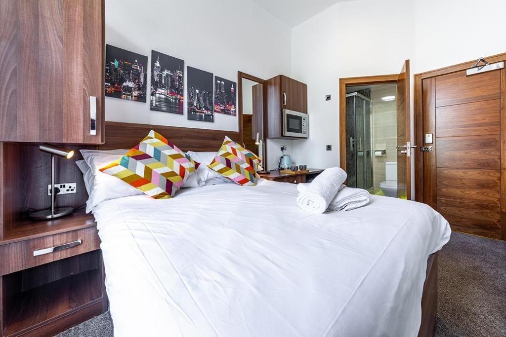 205 Earls Court London