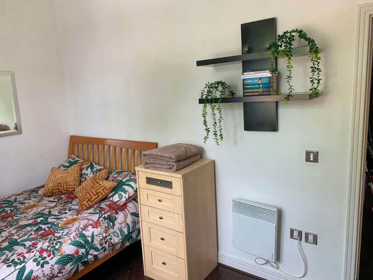 In Stratford With Private Bathroom And Parking * Londres