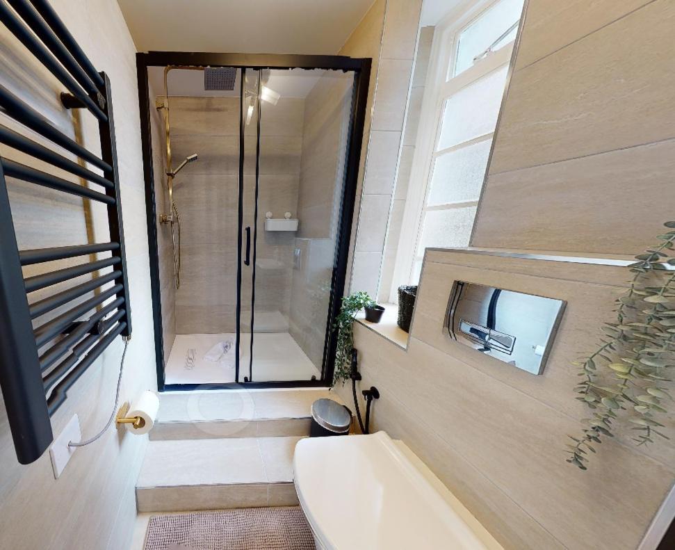 Luxury 3 Bedroom 3 And A Half Bathroom Flat In Swiss Apartment