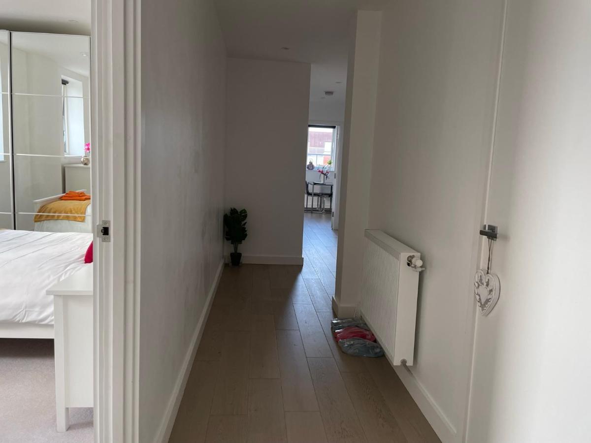 Apartment Modern & Spacious Penthouse In North *