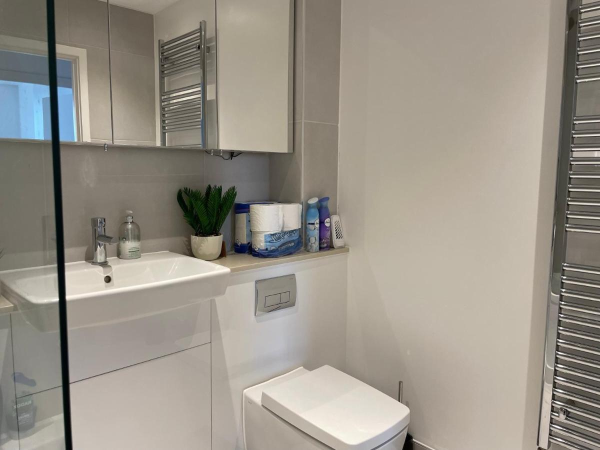 Apartment Modern & Spacious Penthouse In North London