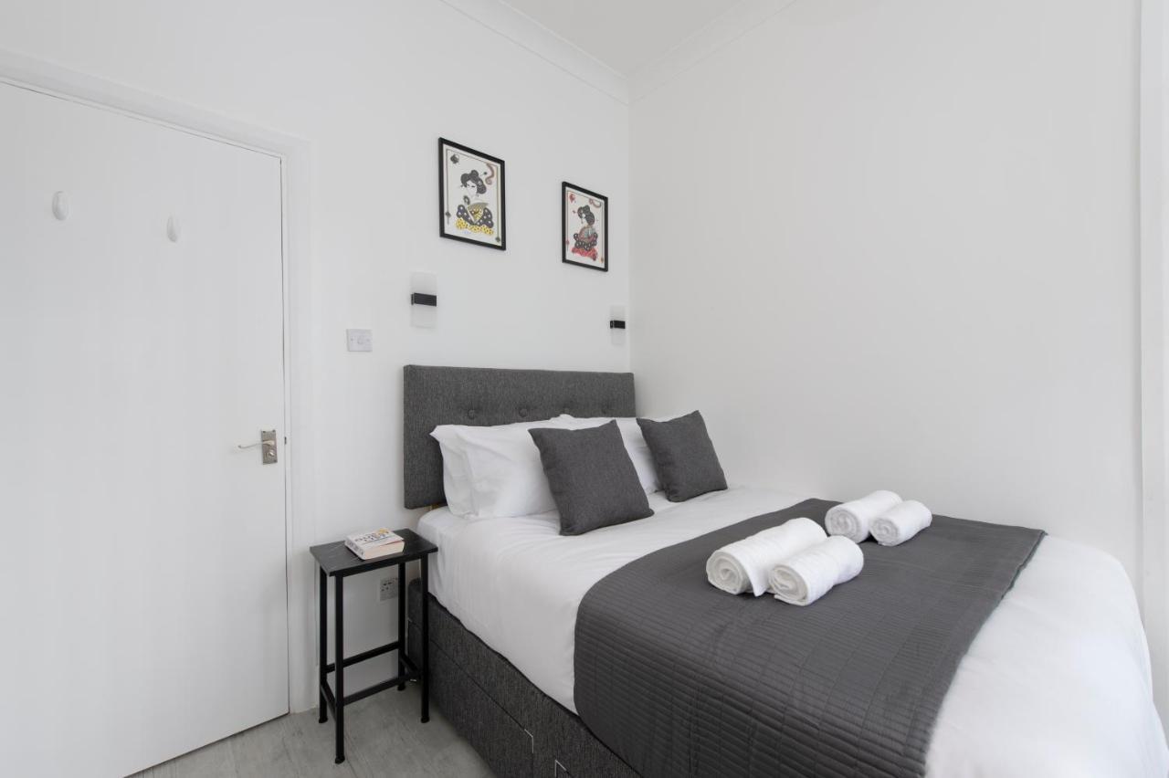 Tower Bridge Exclusive Two Bedroom *