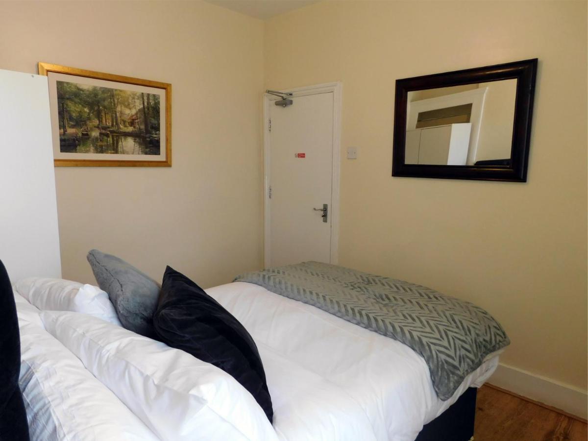Leilighet Entire 4 Bedroom Terrace House In