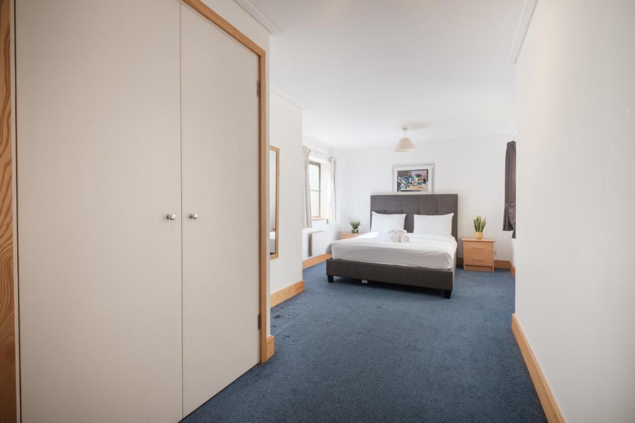2 Bedroom Holborn * Londen