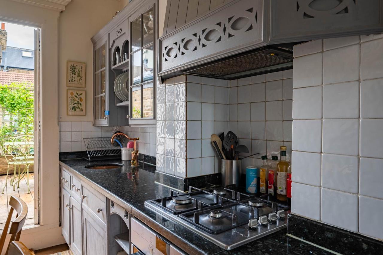 Charming With Roof Terrace In East By Underthedoormat * Londen