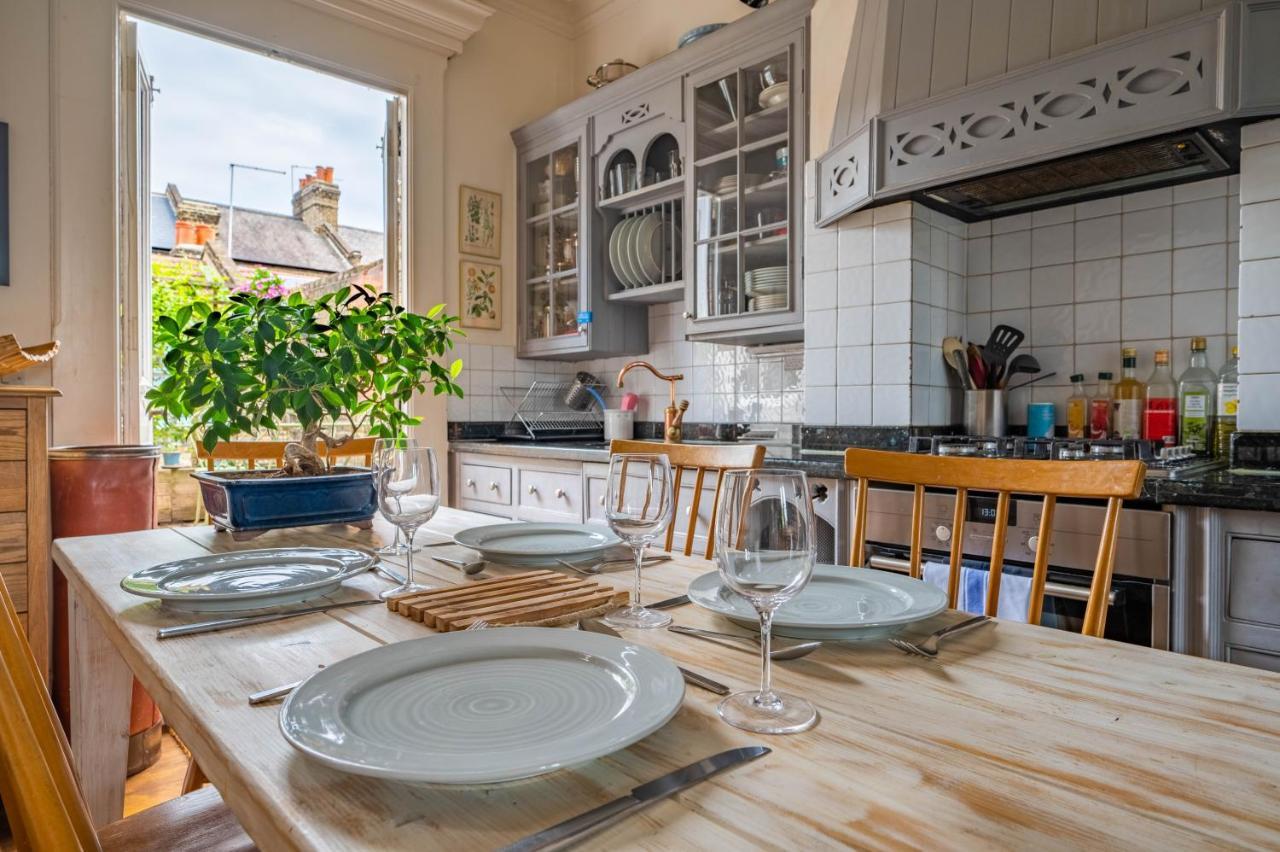 Charming With Roof Terrace In East By Underthedoormat Londen