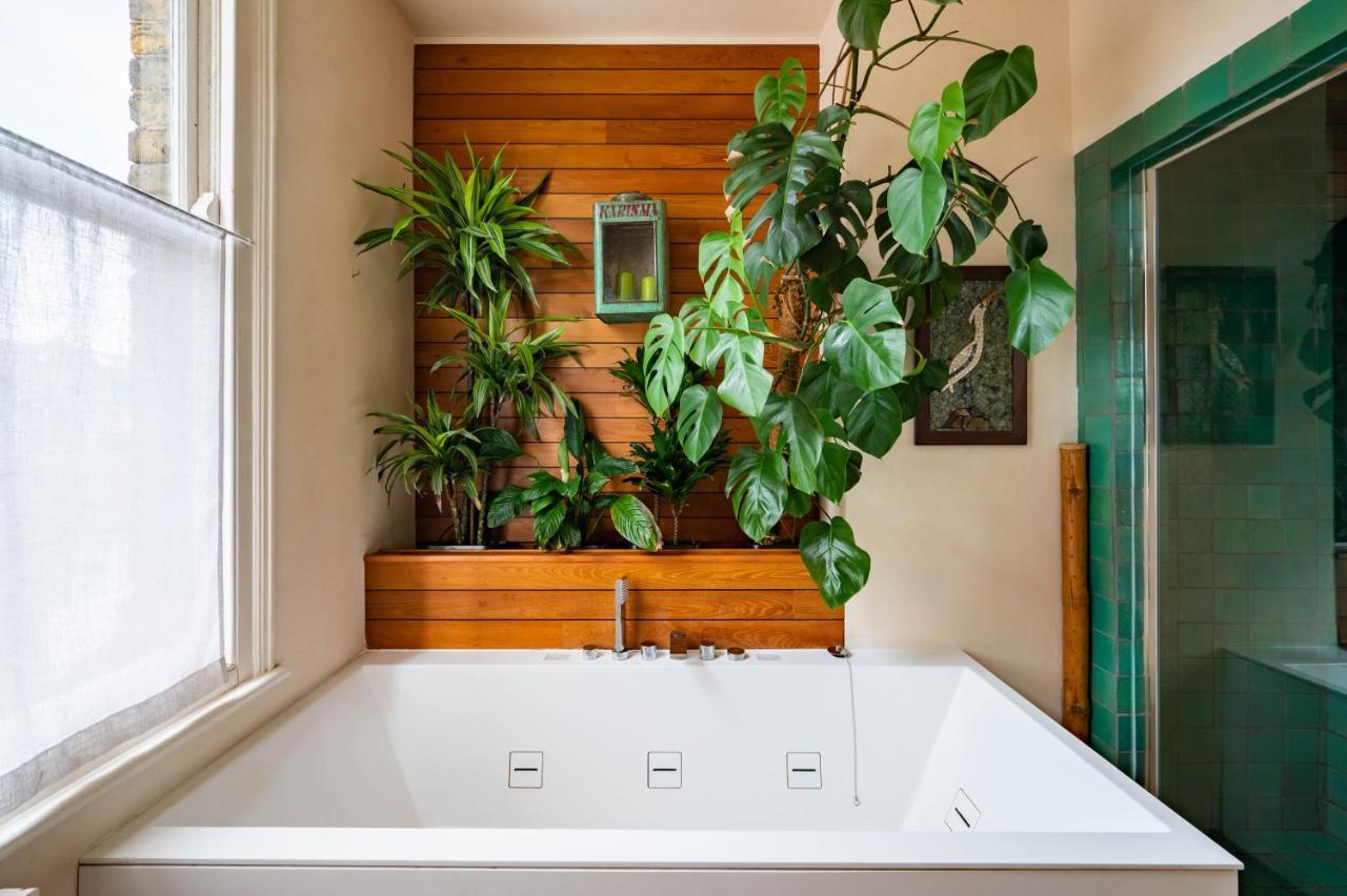 Vakantiehuis Charming With Roof Terrace In East By Underthedoormat *