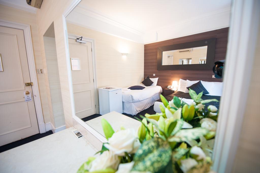 Knightsbridge Hotel 4*