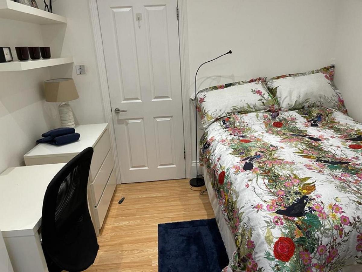 Lovely 3 Bedrooms, 2 Bath, Balcony Mansion Block, Hyde Park, Oxford Street, Maida Vale, Paddington W9 Appartement Londen