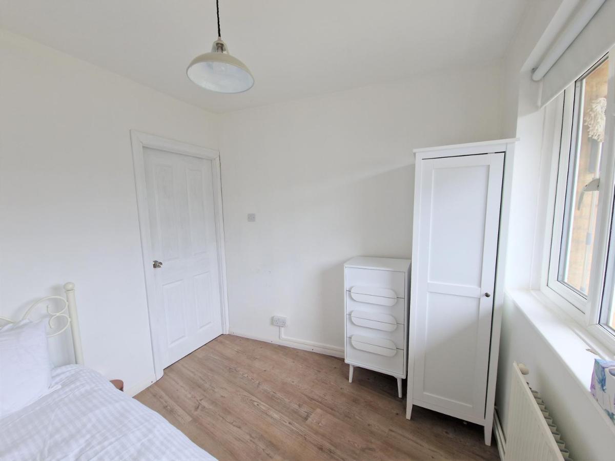 Modern 2-bedroom Flat Near Chelsea Apartment *