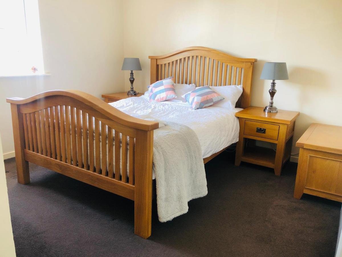 2 Bedroom, Near Station, Fast Wi-fi, Free Parking! Appartement