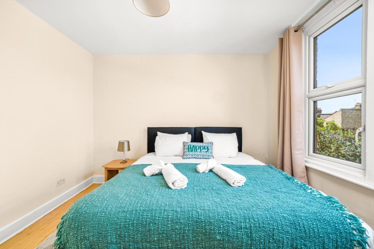 Accommodatie bij particulieren Homely 4-bedroom With 2 Baths & Free Parking
