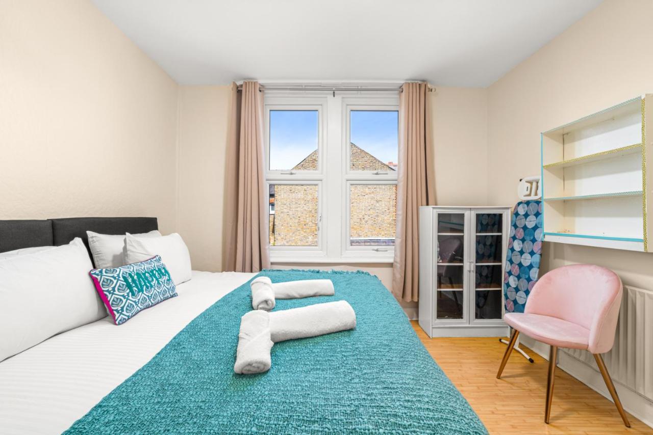 Homely 4-bedroom With 2 Baths & Free Parking * Londen