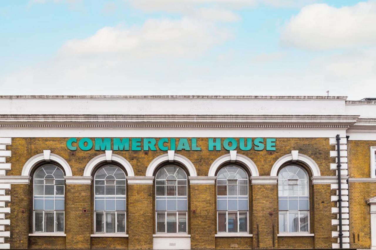 Bob W Commercial House Leilighet