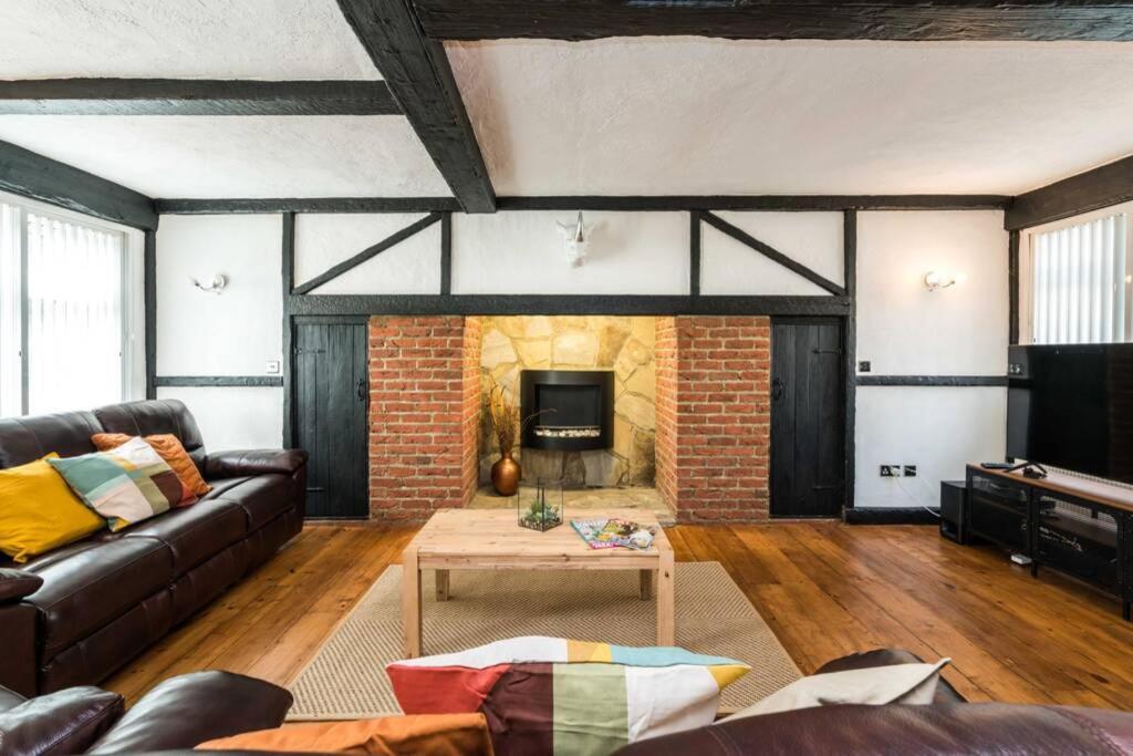 Jones Real Escapes Retreat London