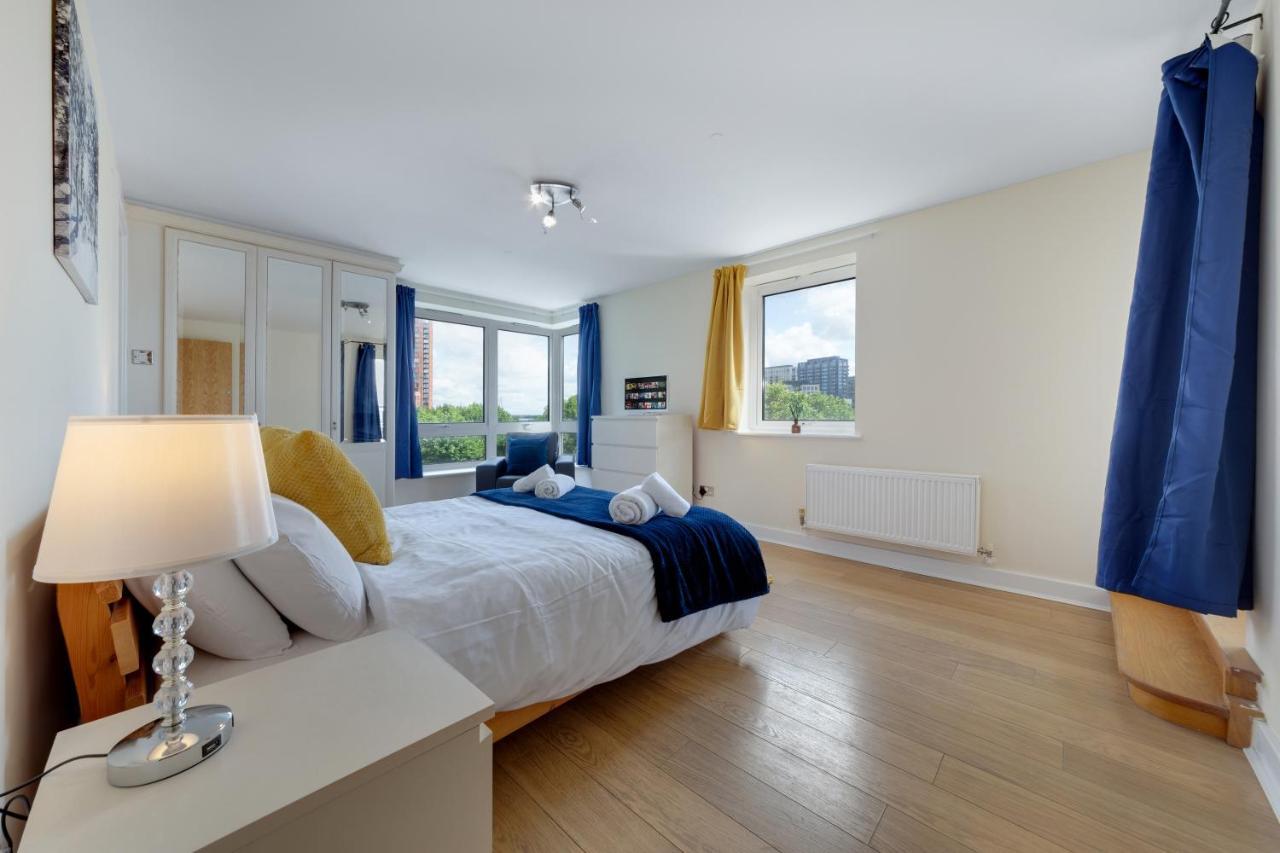 Flourish - Constant Court - Canary Wharf Apartment *