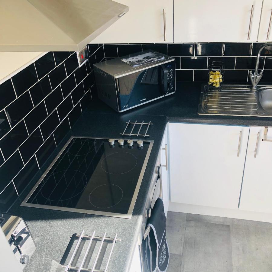 2 Bedroom, Near Station, Fast Wi-fi, Free Parking! Appartement *