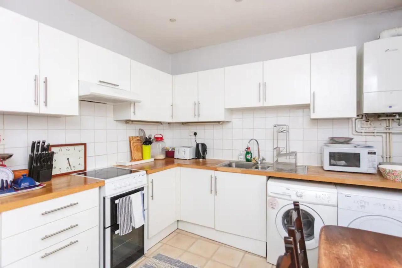 Cosy 2 Bedroom In With Garden *