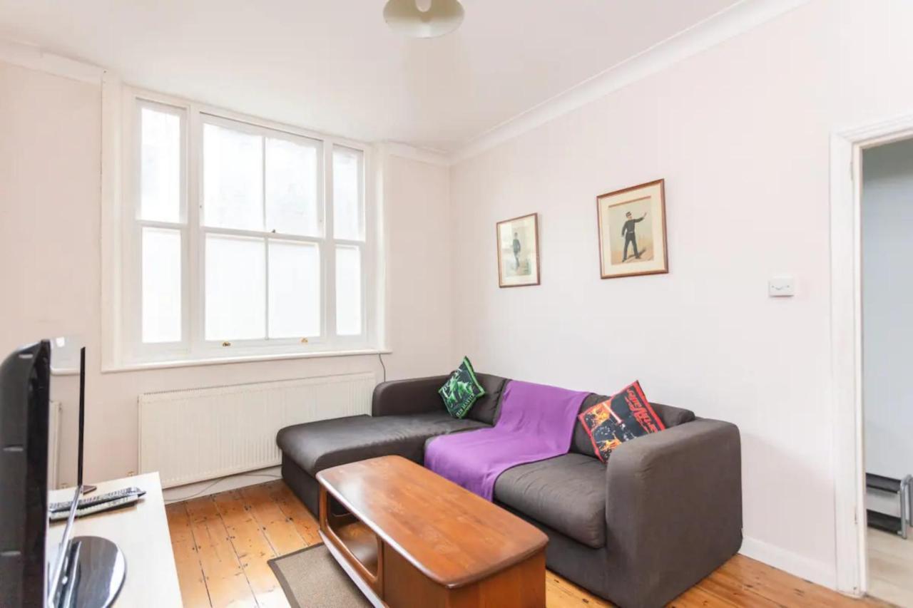 Cosy 2 Bedroom In With Garden Londen