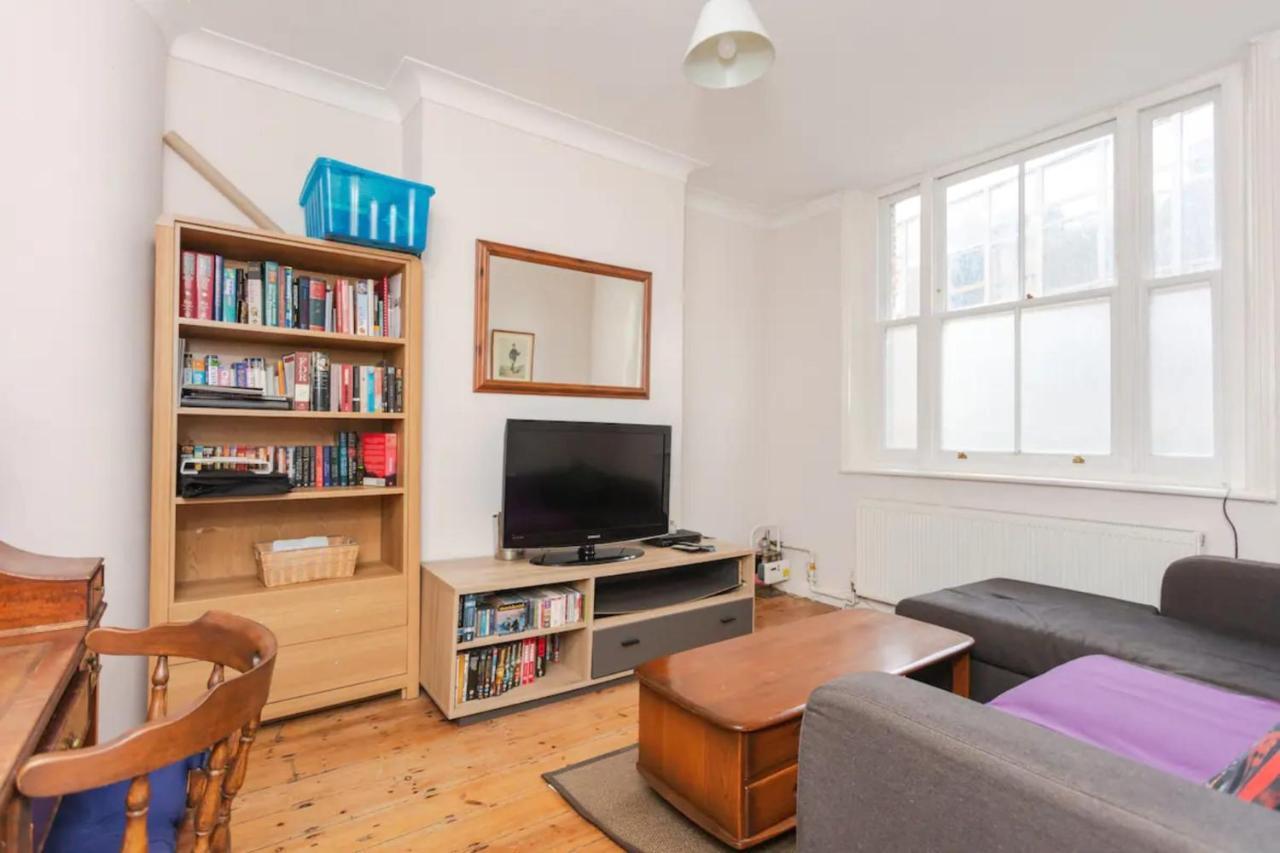 Cosy 2 Bedroom In With Garden Londen