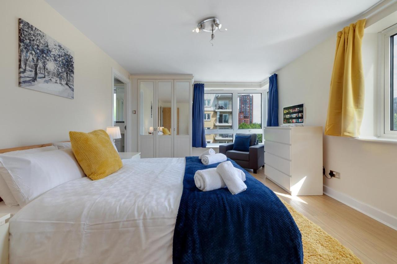 Flourish - Constant Court - Canary Wharf Apartment *