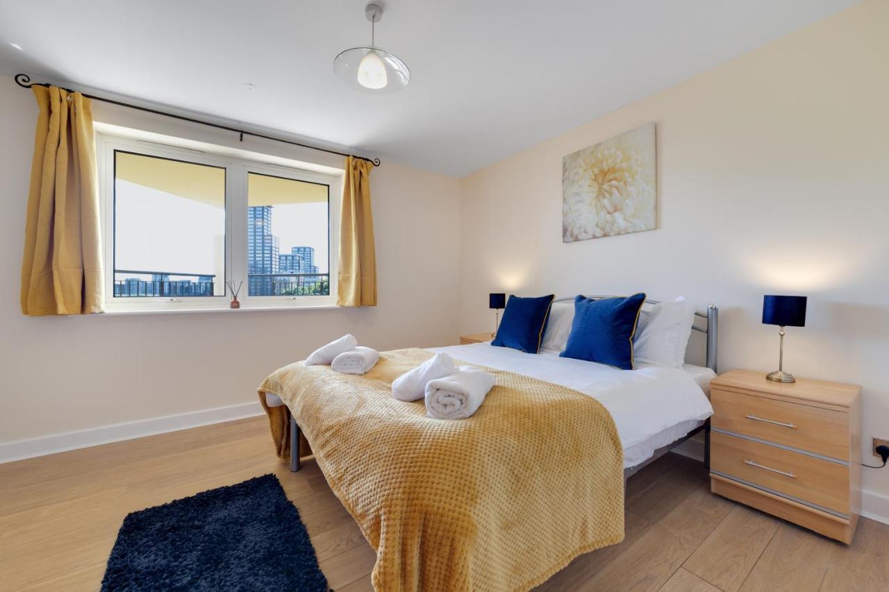 Flourish - Constant Court - Canary Wharf * London